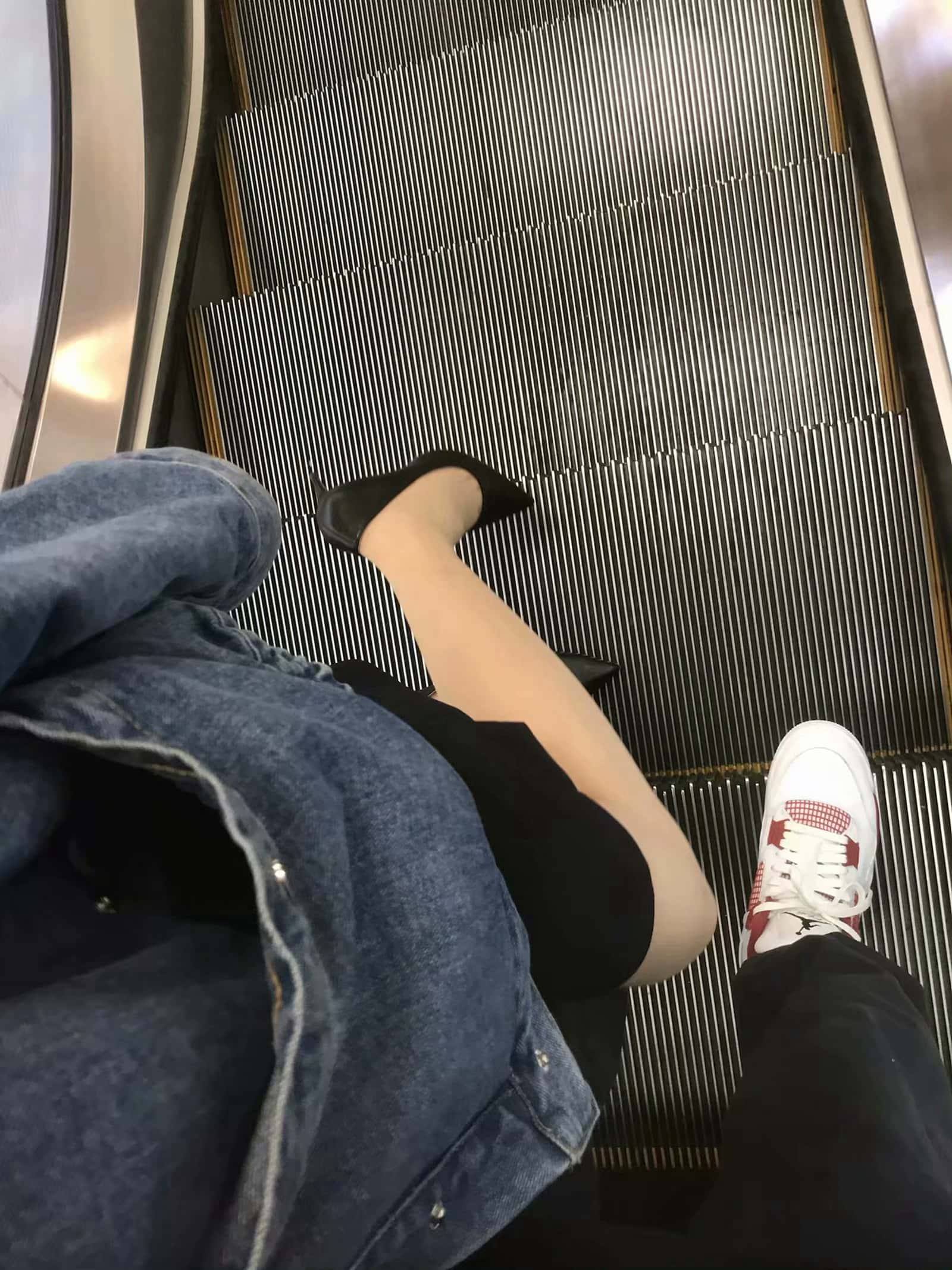 ·.jpg
